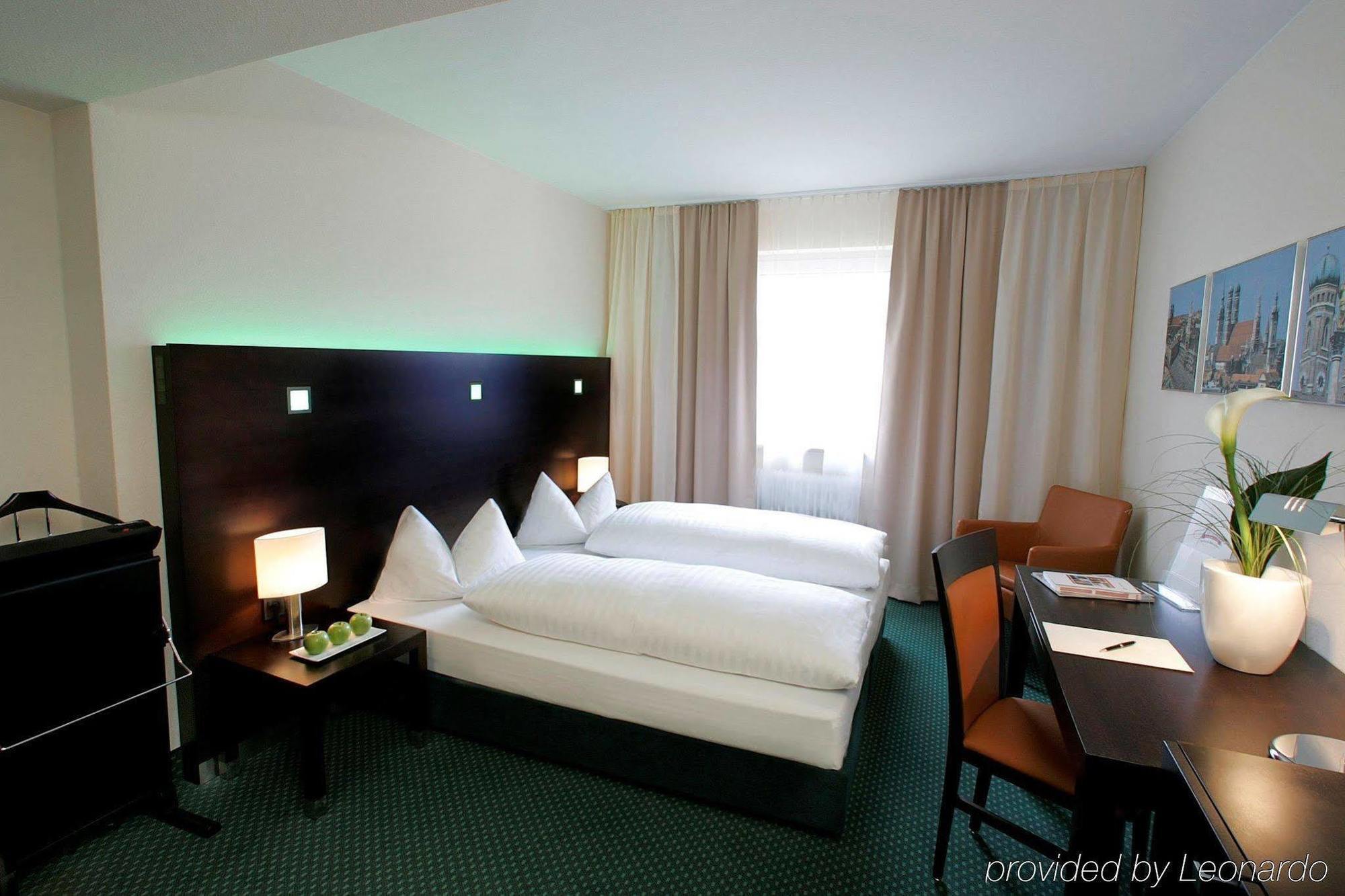 Flemings Hotel Frankfurt Hamburger Allee Frankfurt pe Main Cameră foto